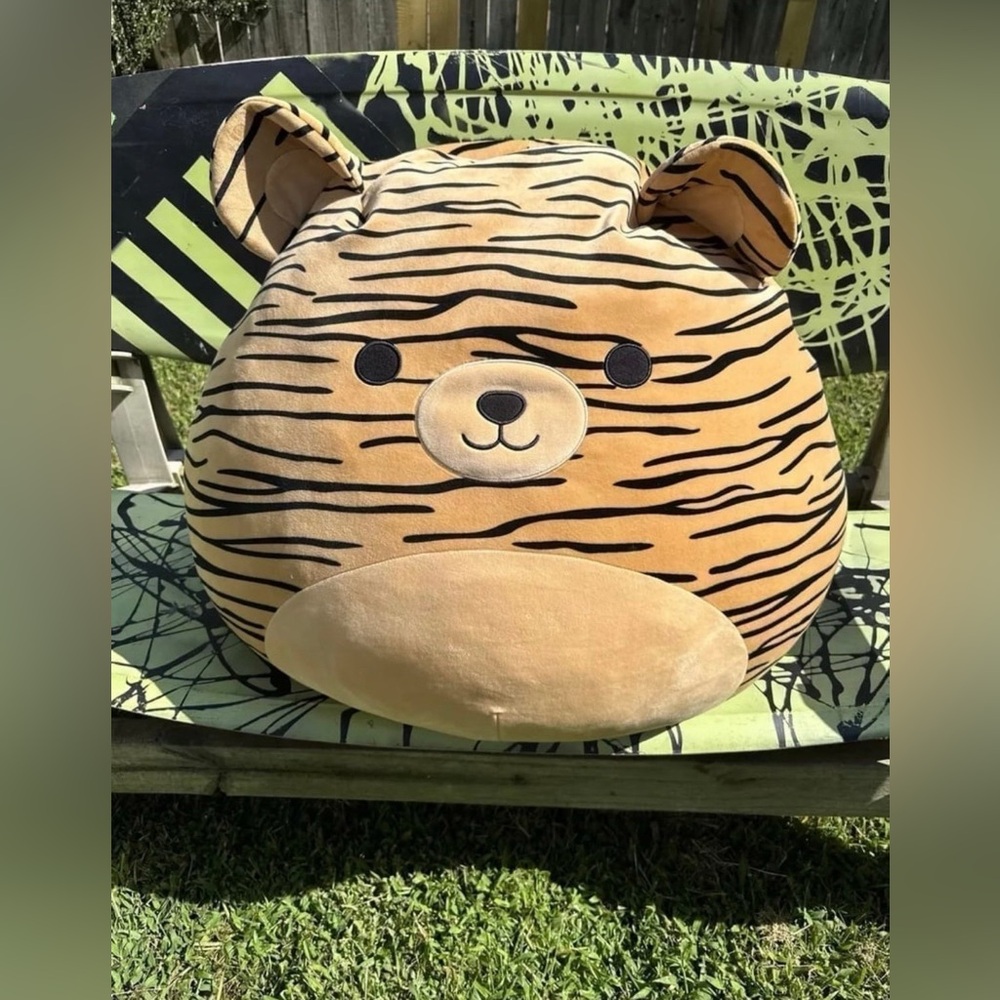 Squishmallows Tina the Tiger 24" Stuffed Plush Jumbo